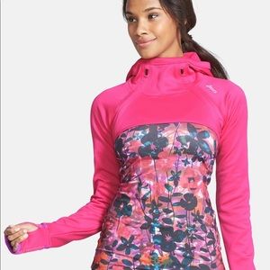 ASICS shrug sz small